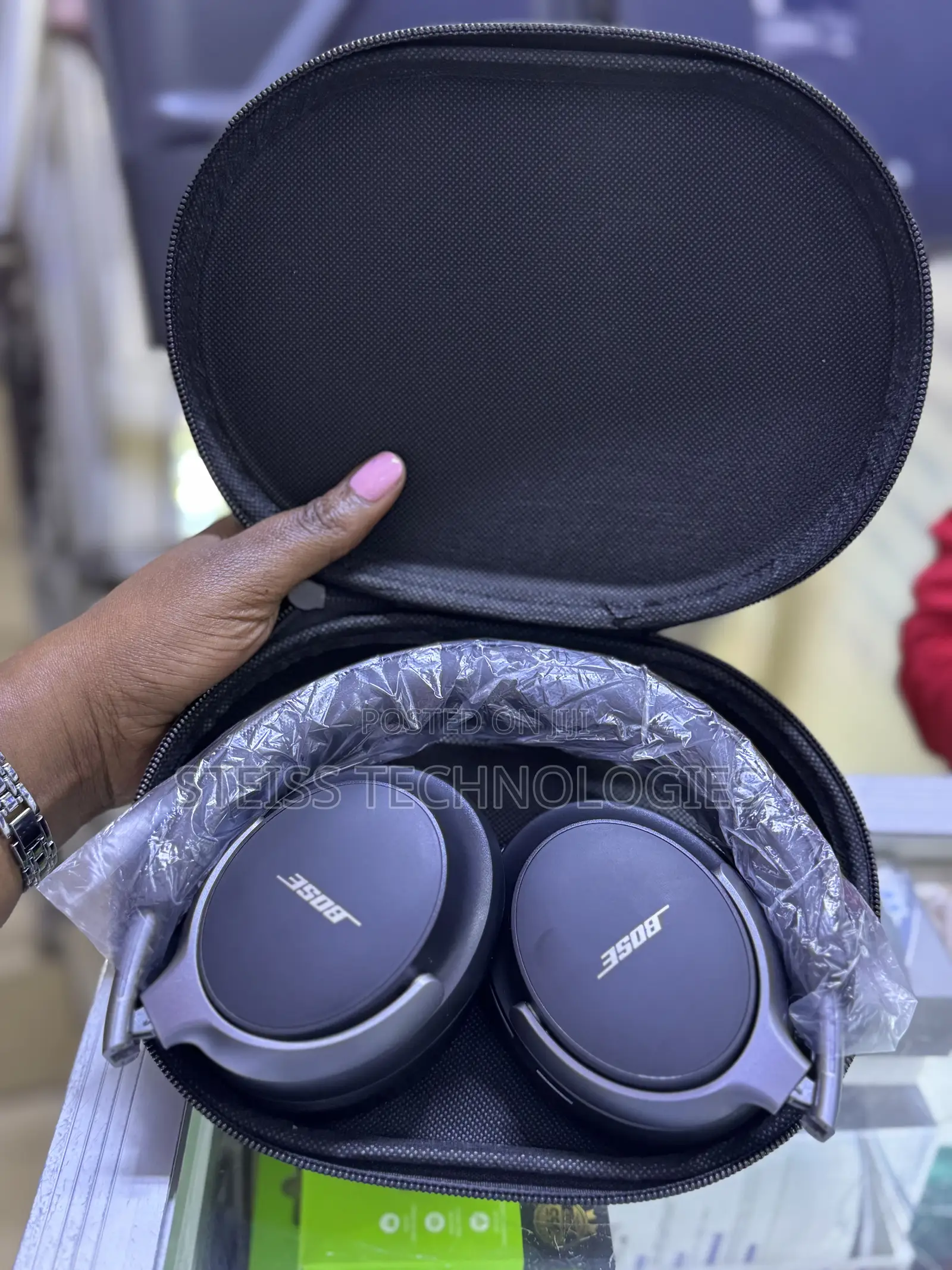Bose Wireless QC 39 Headphones.