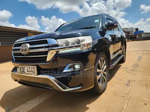 Toyota Land Cruiser 4.6 V8 ZX 2016 Black