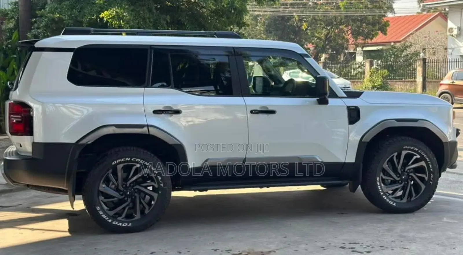 Toyota Land Cruiser Prado 2.8 2024 White