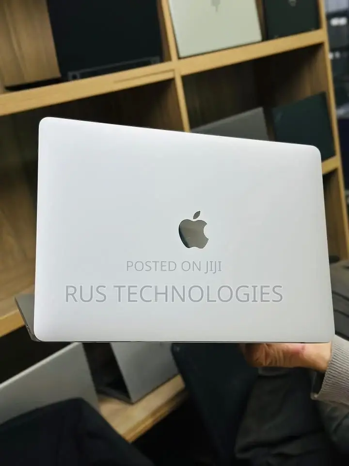 Laptop Apple MacBook Pro 2020 M1 16GB Apple M1 Pro SSD 256GB