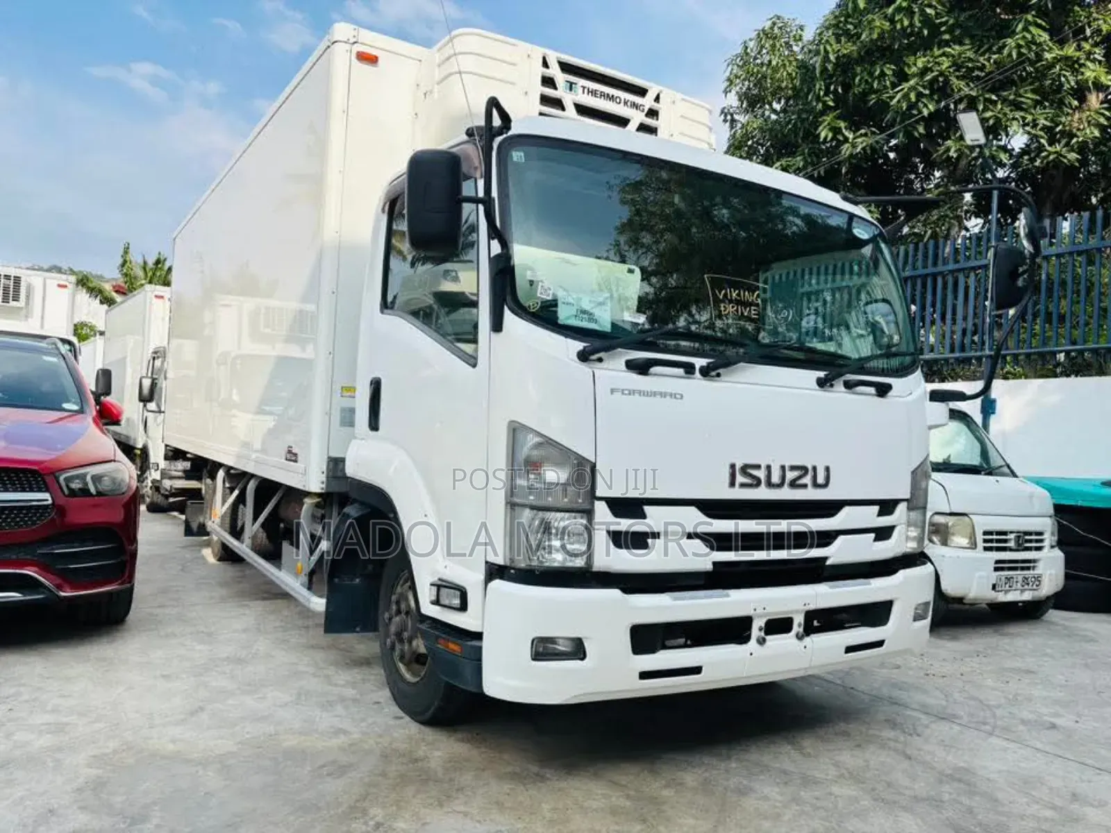 Isuzu Forward 20feet Truck