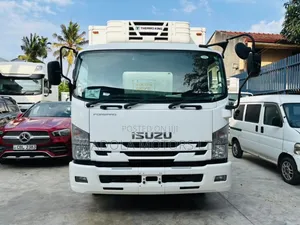 Isuzu Forward 20feet Truck
