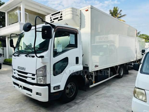 Isuzu Forward 20feet Truck - thumbnail 3