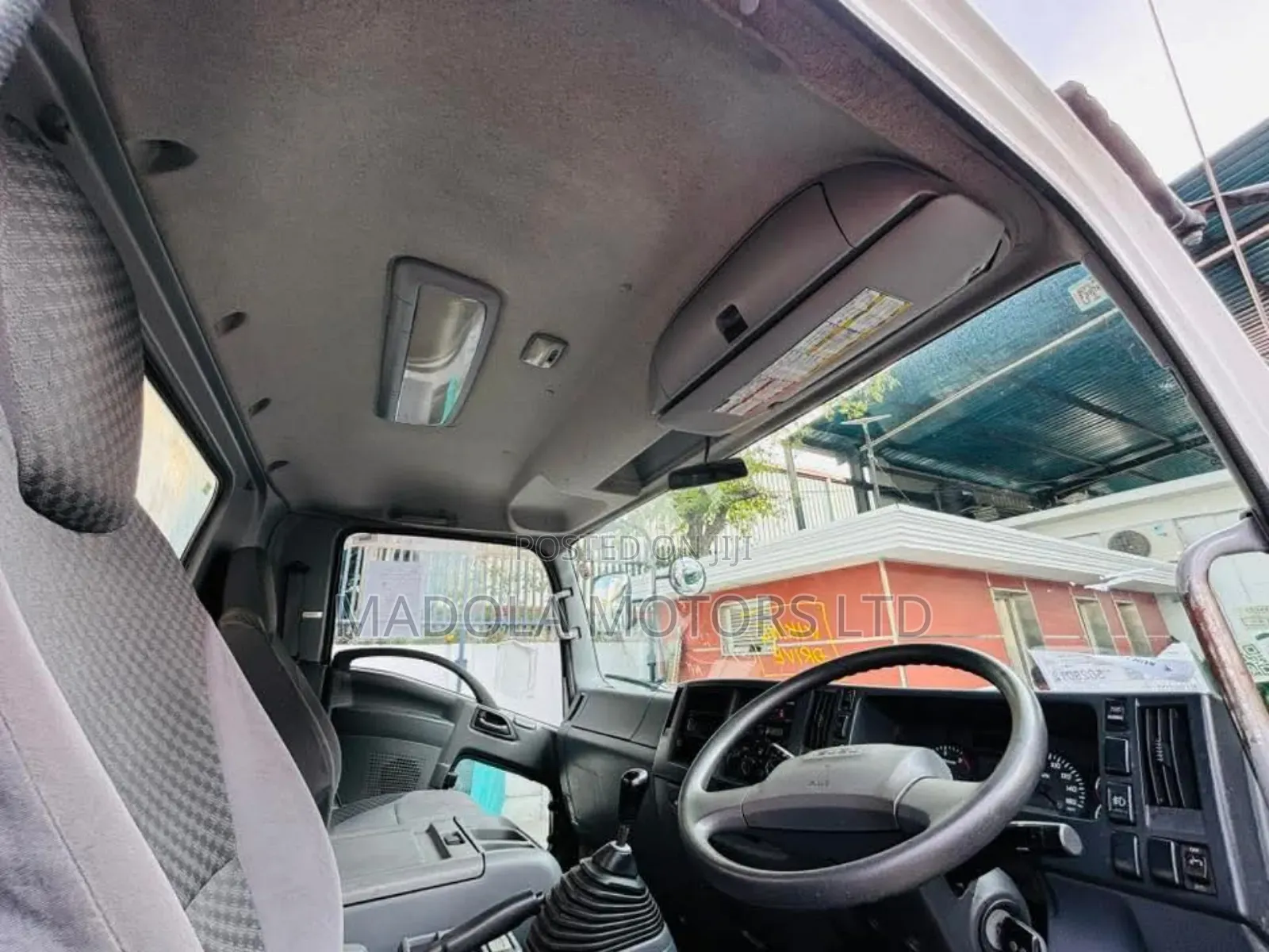 Isuzu Forward 20feet Truck