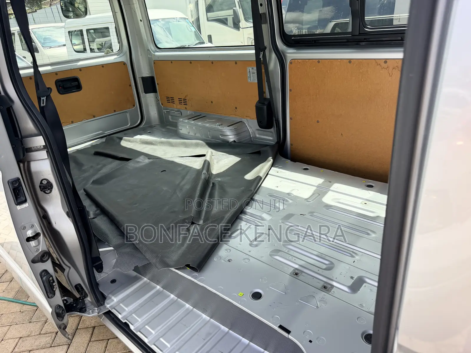 Toyota HiAce 2019 Silver