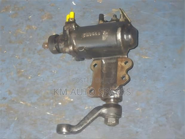 Isuzu Bighorn Steering Box - thumbnail 2