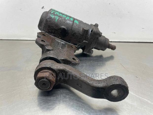 Isuzu Trooper Steering Box - main view