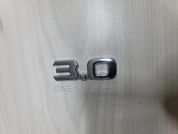 3.0 Number Badge
