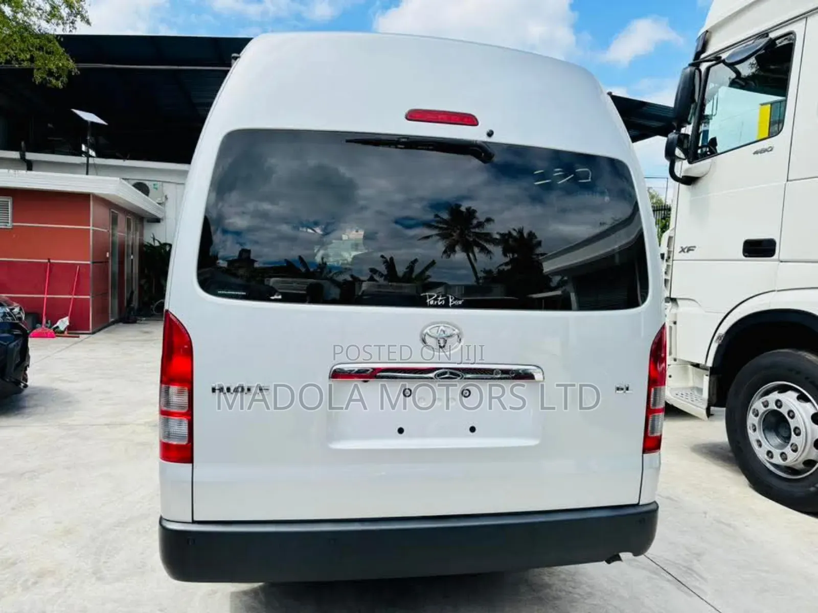 Toyota HiAce 2018 Silver