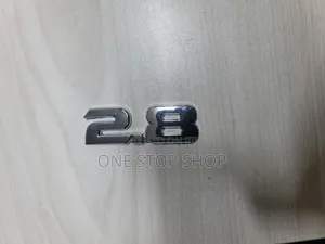 2.8 Number Badge