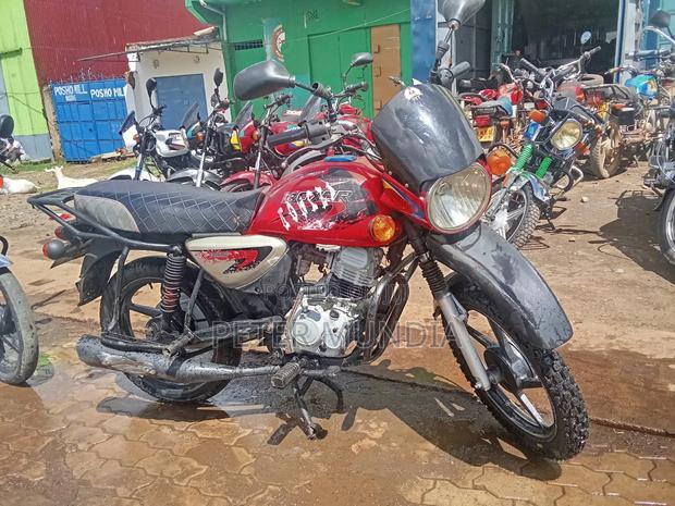 Bajaj Boxer 125 2023 Red - thumbnail 4