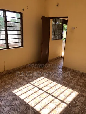 1bdrm House in Kombani, Waa for rent