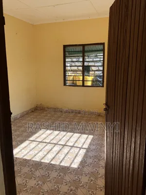 1bdrm House in Kombani, Waa for rent