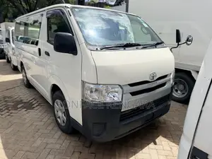 Toyota HiAce 2019 White