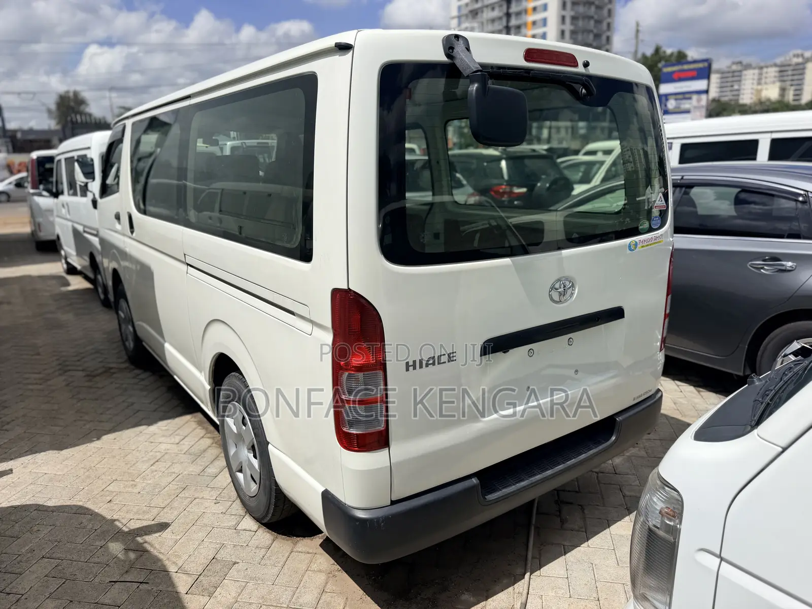 Toyota HiAce 2019 White