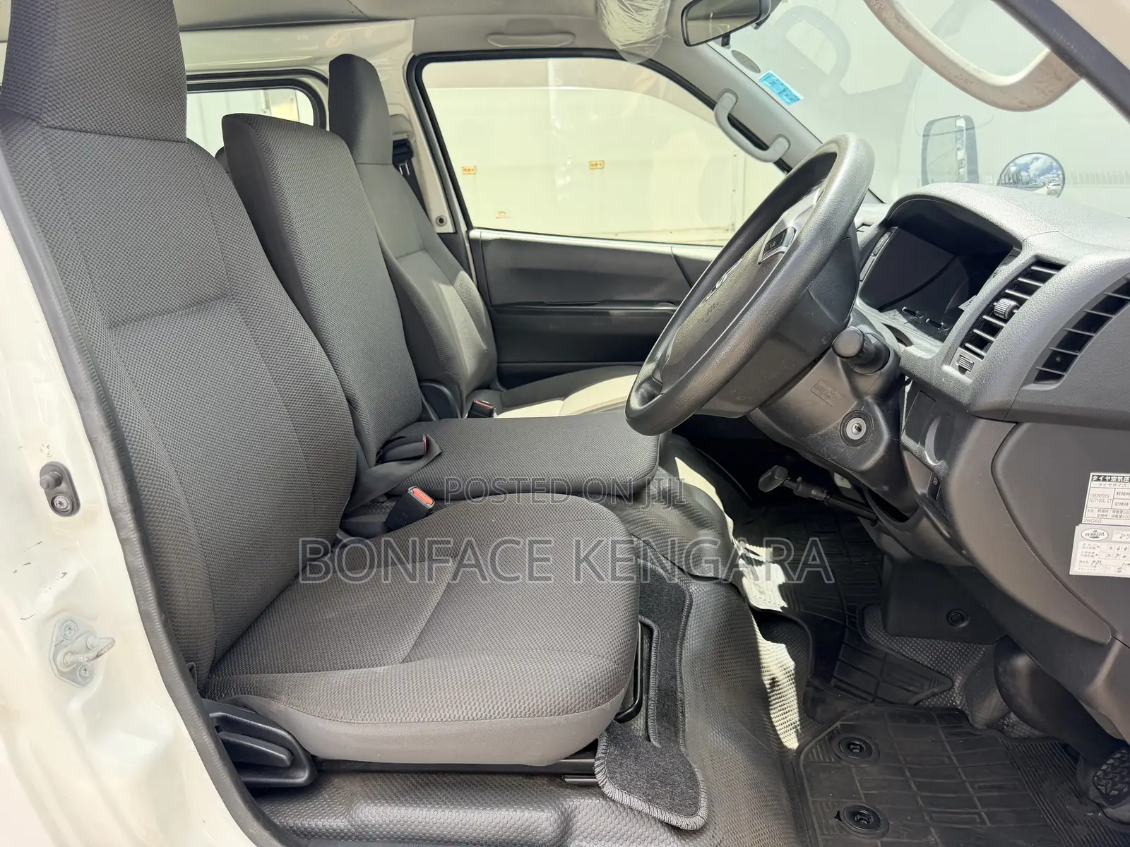 Toyota HiAce 2019 White