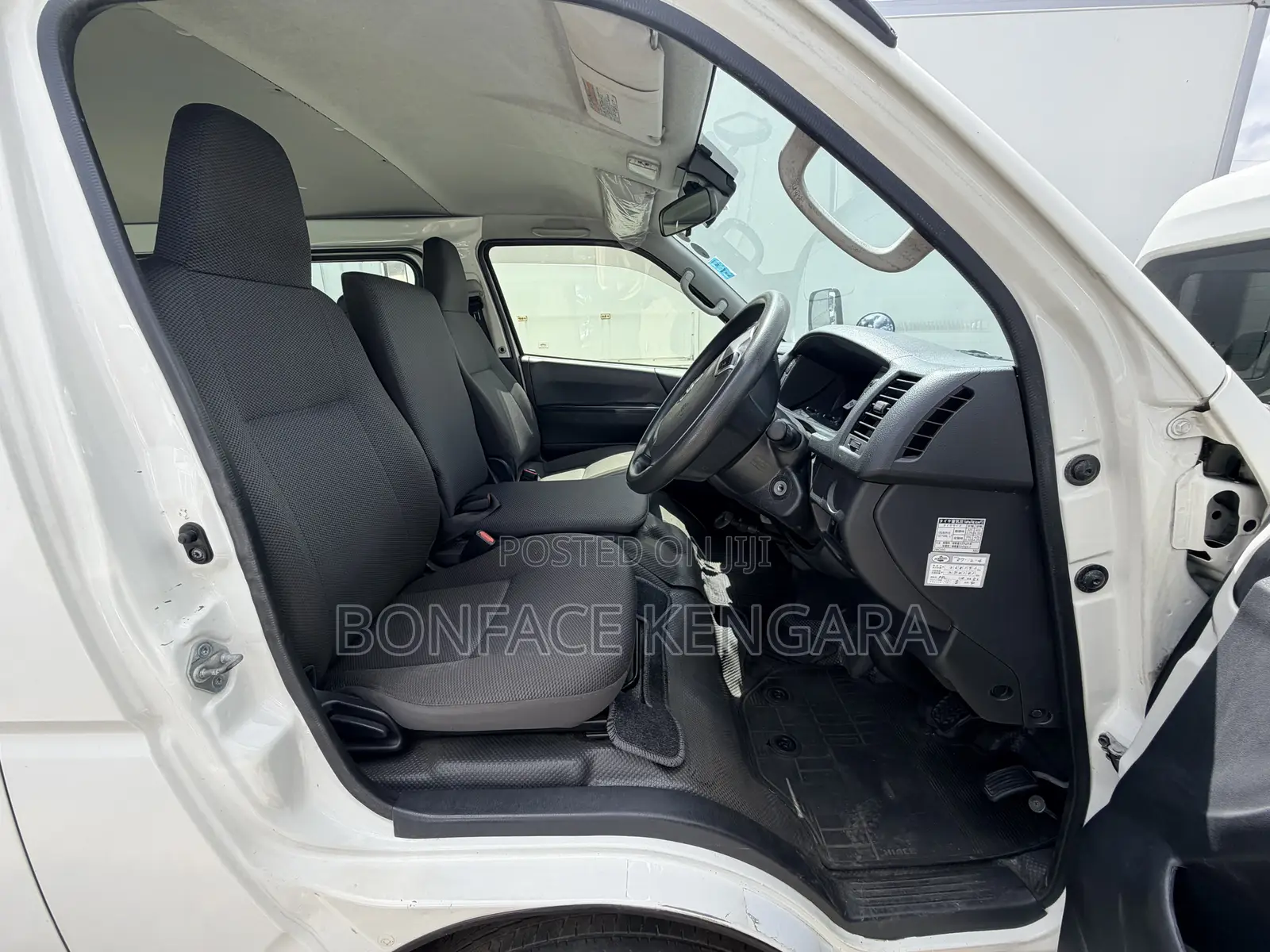 Toyota HiAce 2019 White