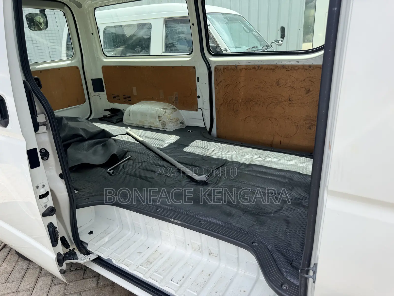 Toyota HiAce 2019 White