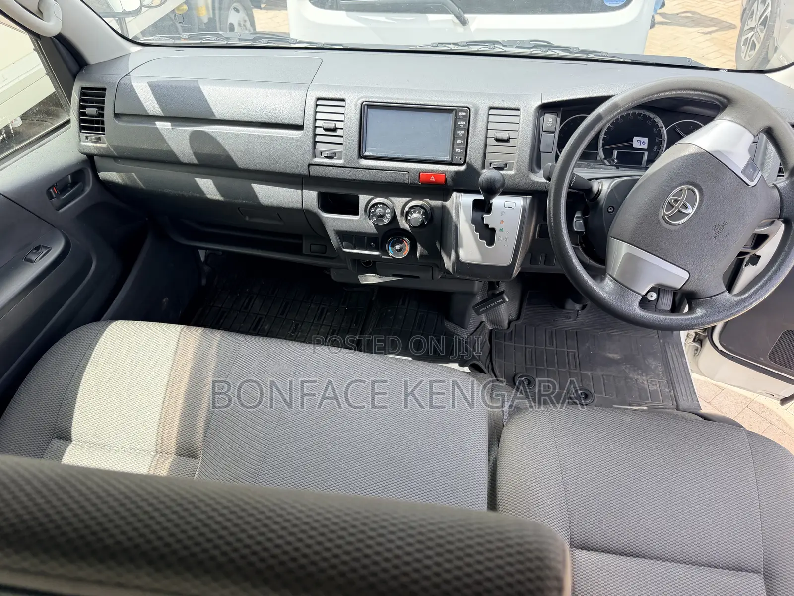 Toyota HiAce 2019 White