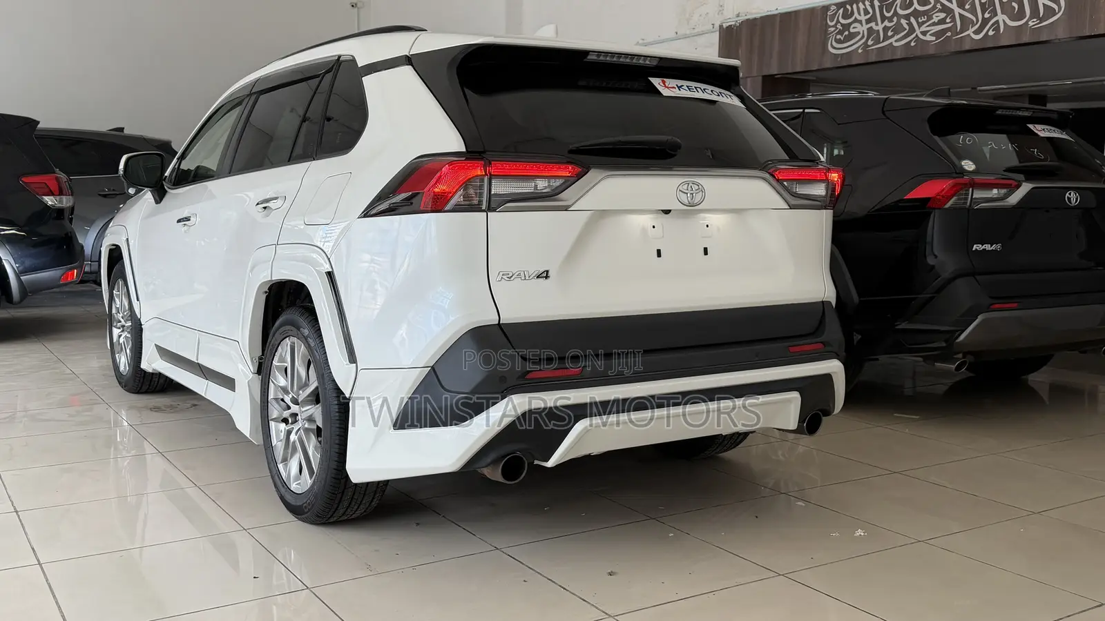 Toyota RAV4 Adventure AWD 2020 White