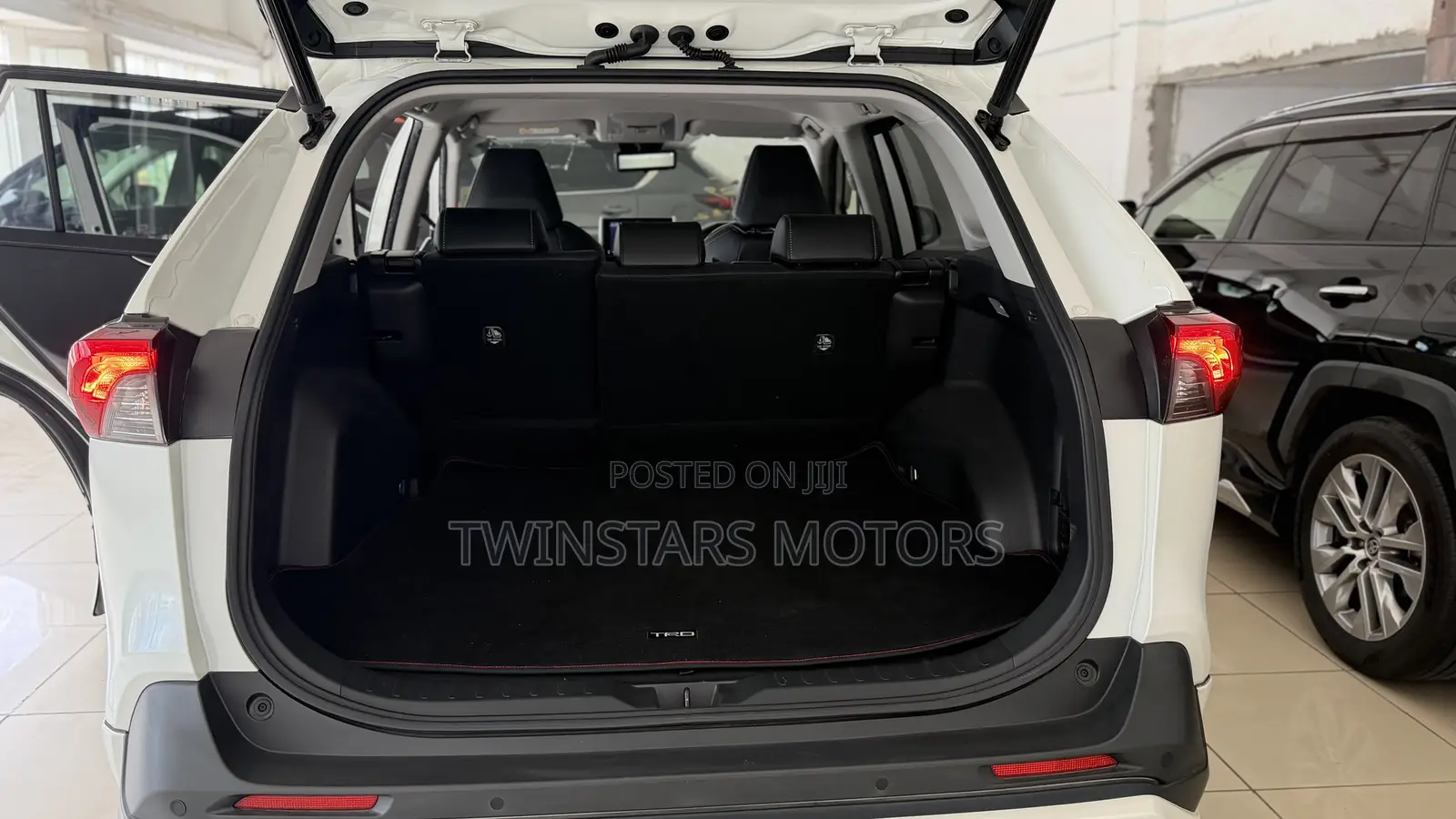 Toyota RAV4 Adventure AWD 2020 White