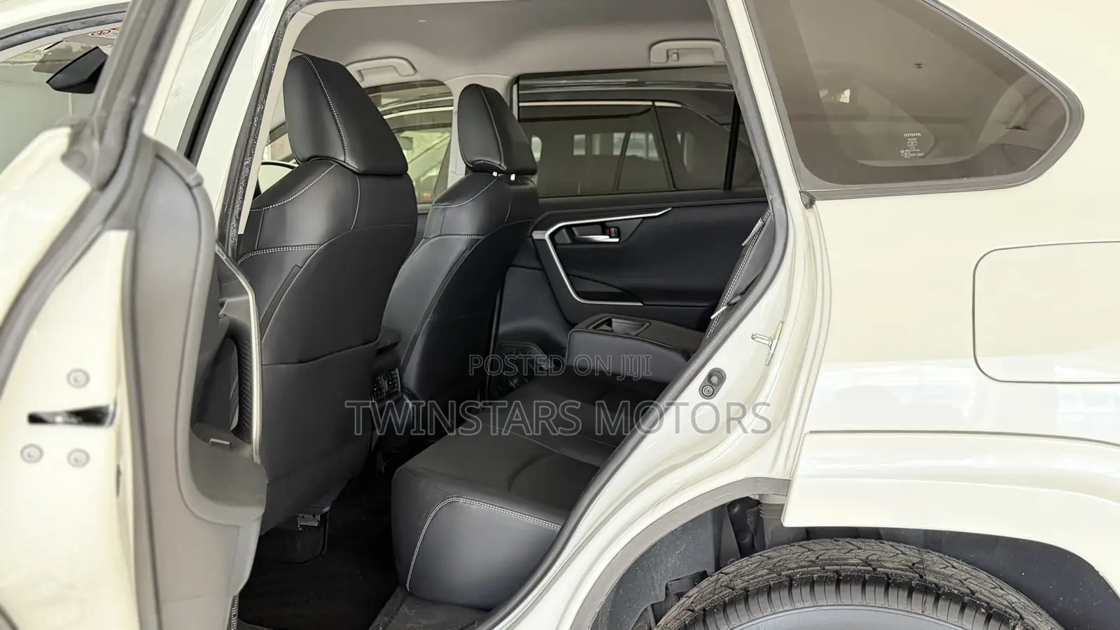 Toyota RAV4 Adventure AWD 2020 White