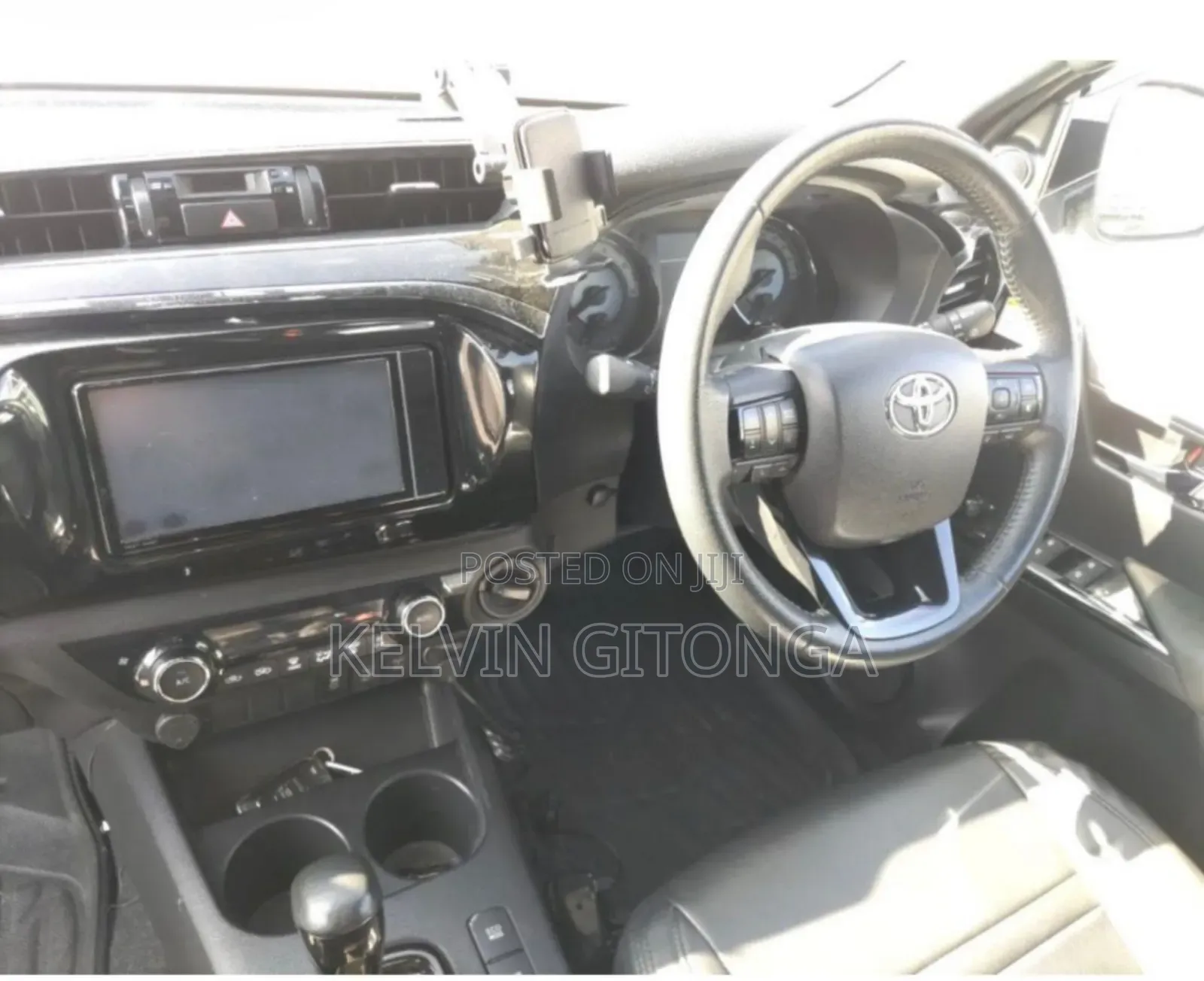 Toyota Hilux 2020 White