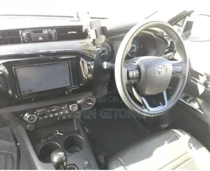 Toyota Hilux 2020 White