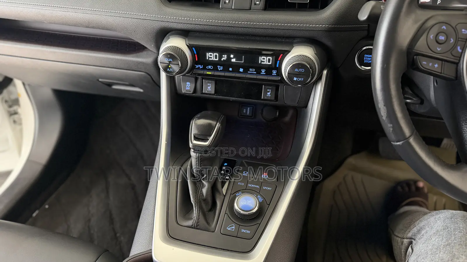 Toyota RAV4 Adventure AWD 2020 White