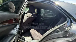 Toyota Crown 2016 Black