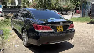 Toyota Crown 2016 Black