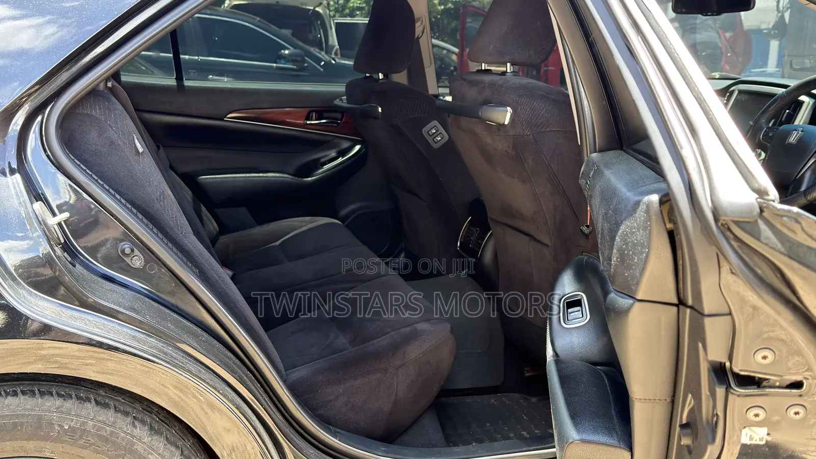 Toyota Crown 2016 Black