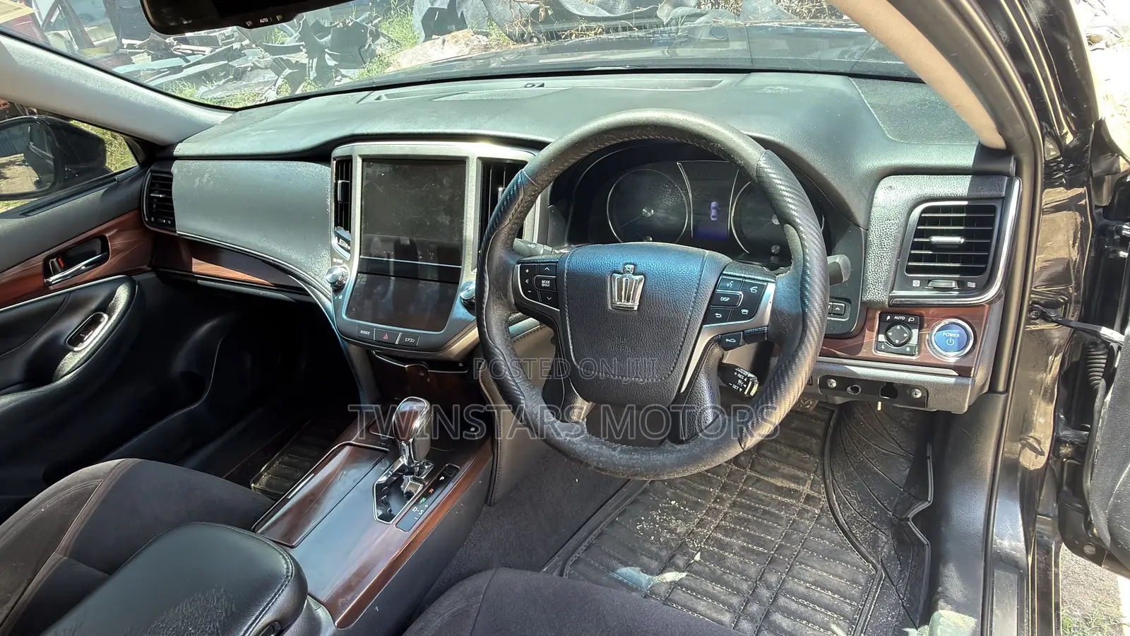 Toyota Crown 2016 Black