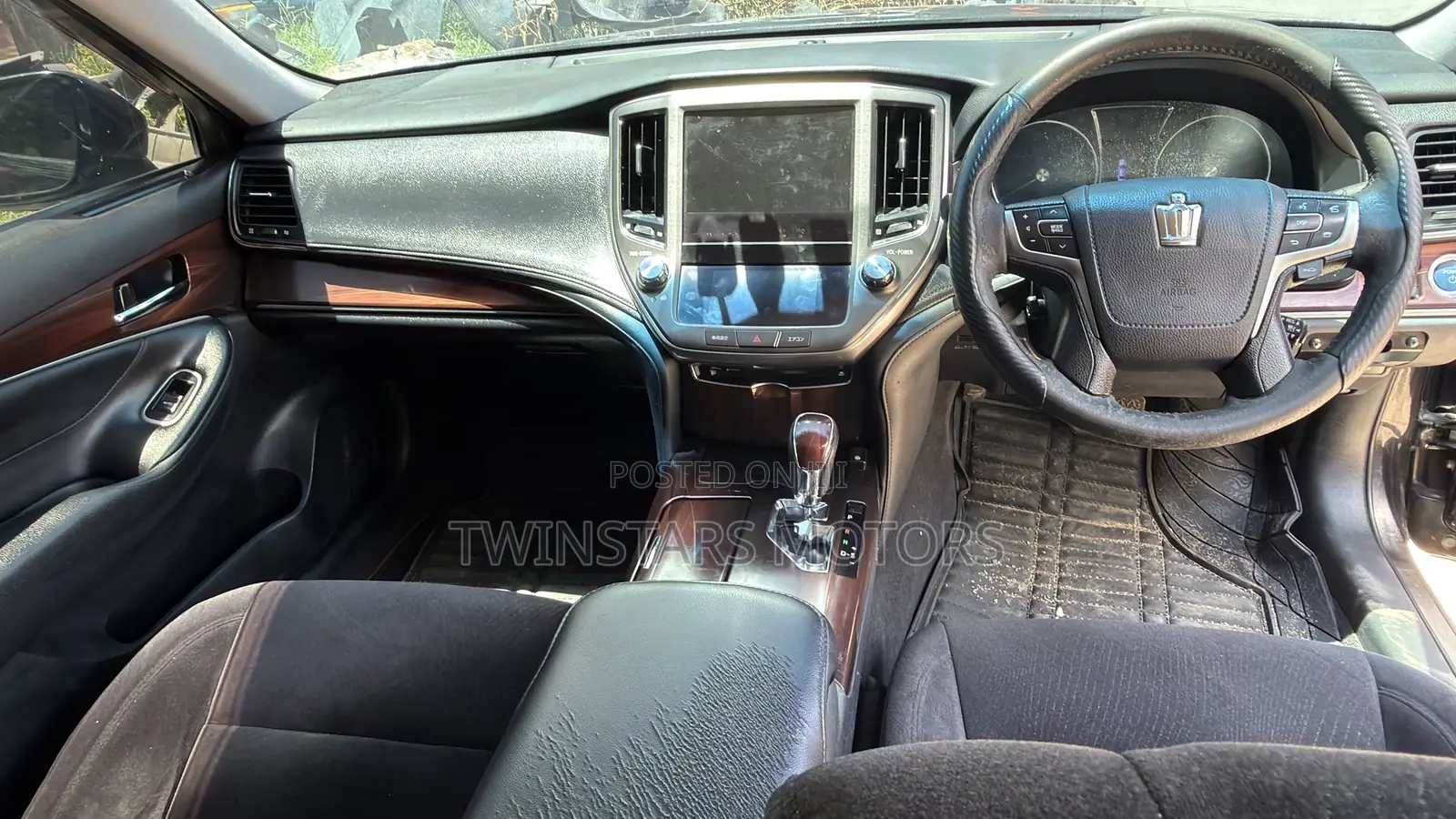 Toyota Crown 2016 Black