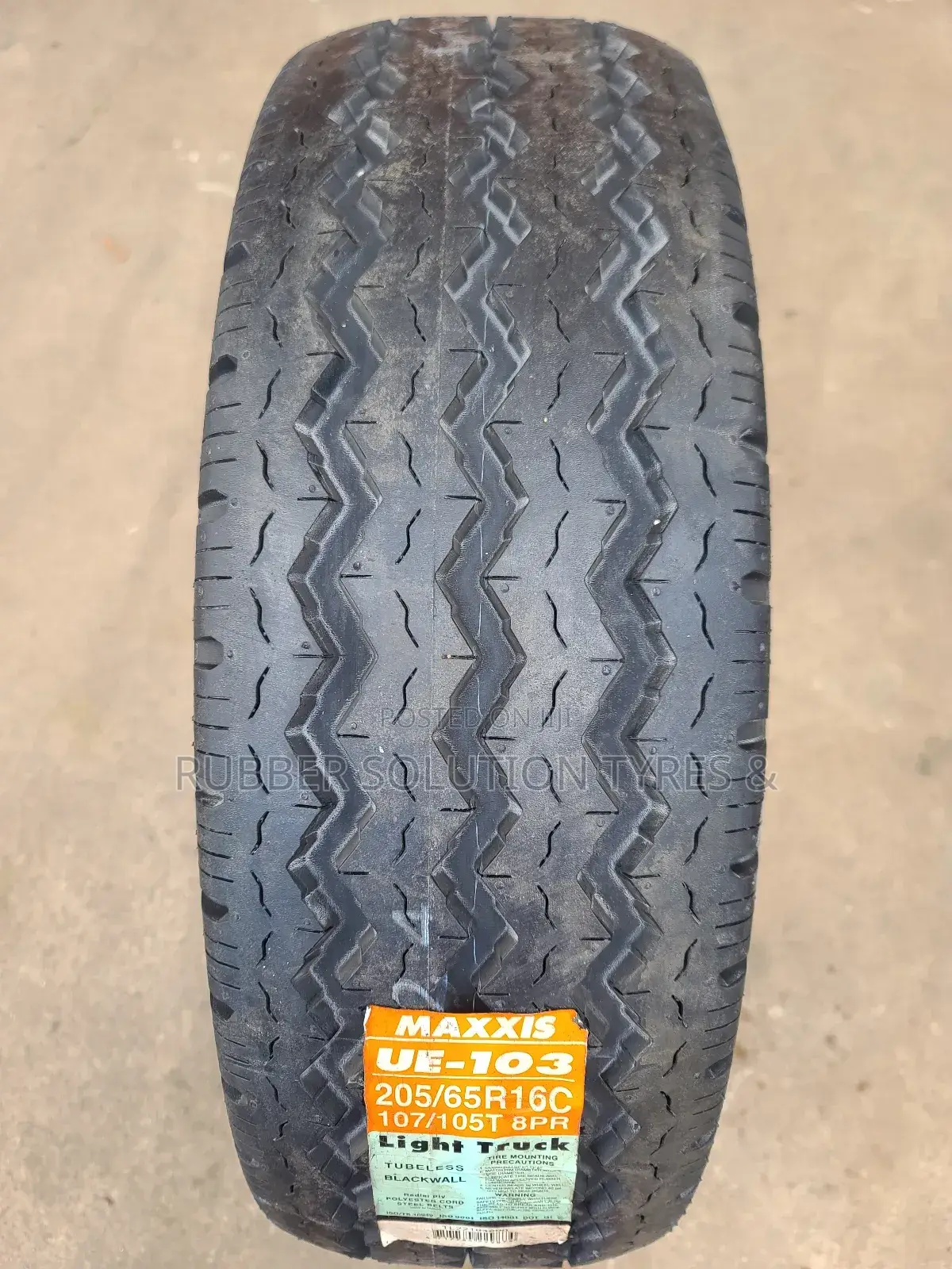205 /65 R15 C Maxxis Tyres Ue-103 8pr [Made in Thailand]
