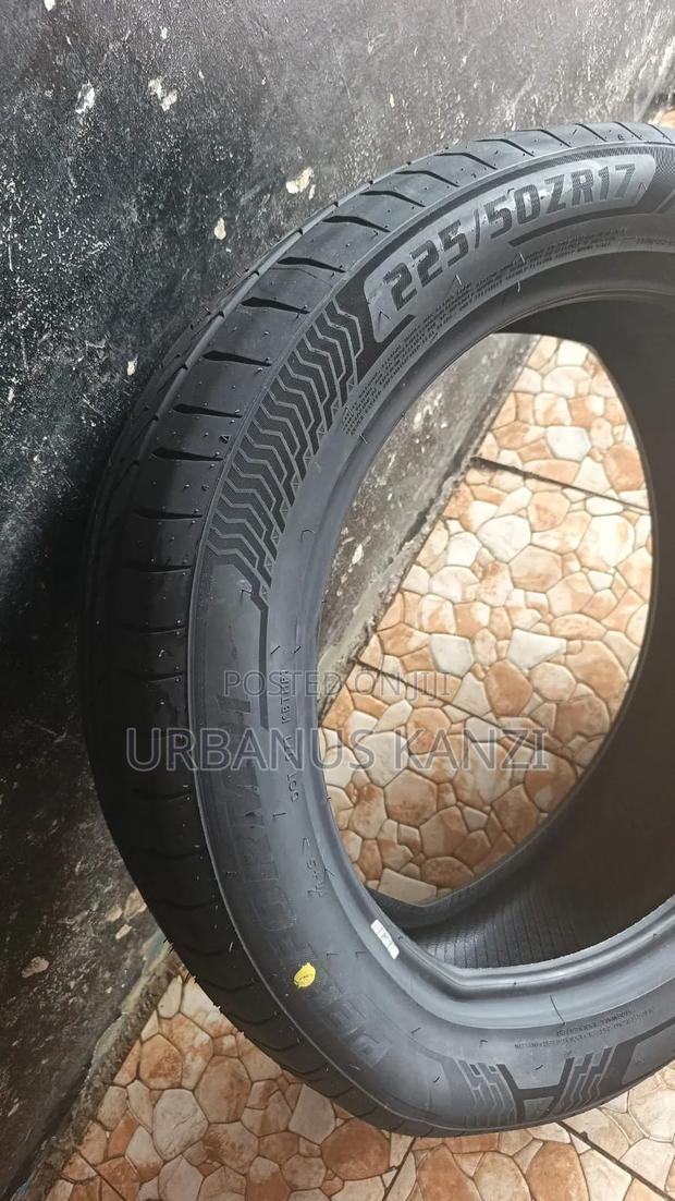 225/50r17 Tyre - thumbnail 2