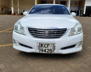 Toyota Crown 2009 White