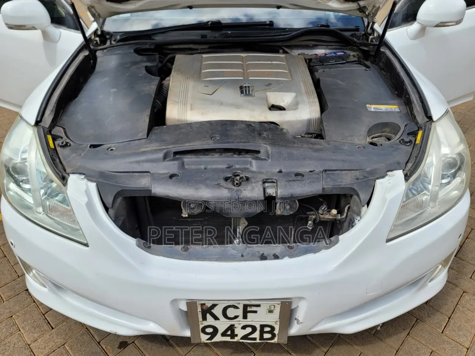 Toyota Crown 2009 White