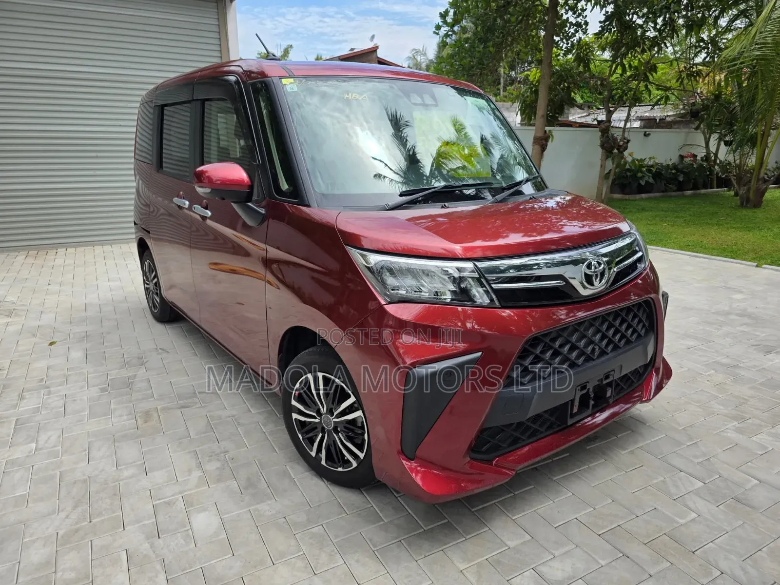 Toyota Roomy 1.0 AWD 2020 Maroon