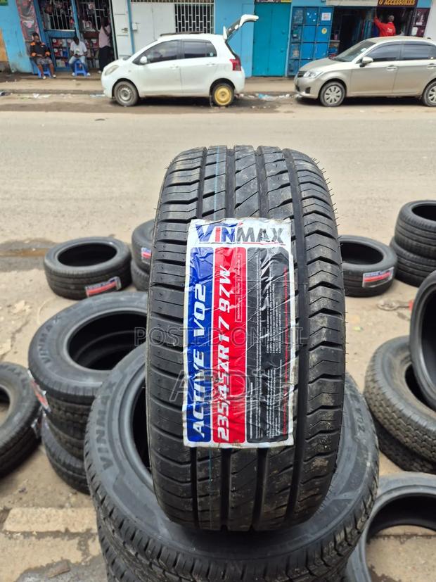 235/45r17 Vinmax