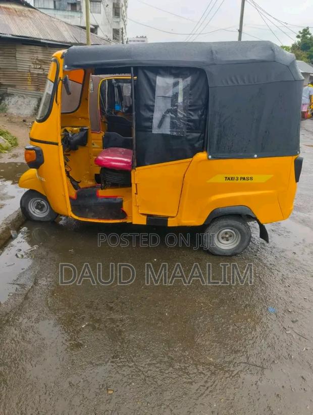 Piaggio 2023 - thumbnail 3