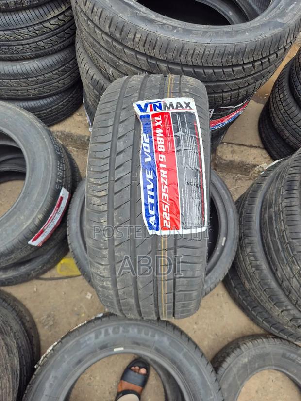 225/35r19 Vinmax