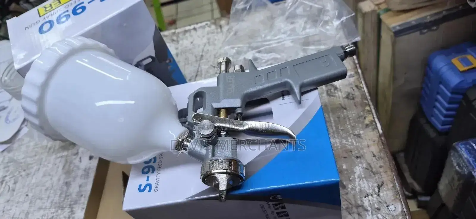Spray Gun With Plastic Containers