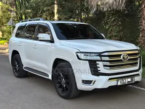 Toyota Land Cruiser 4.6 V8 ZX 2015 White