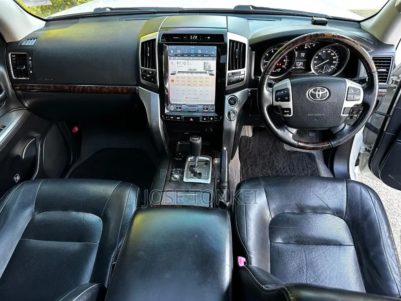 Toyota Land Cruiser 4.6 V8 ZX 2015 White