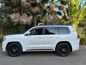 Toyota Land Cruiser 4.6 V8 ZX 2015 White