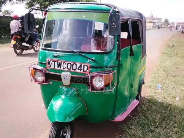 Piaggio Scooter 2019 Green - main view