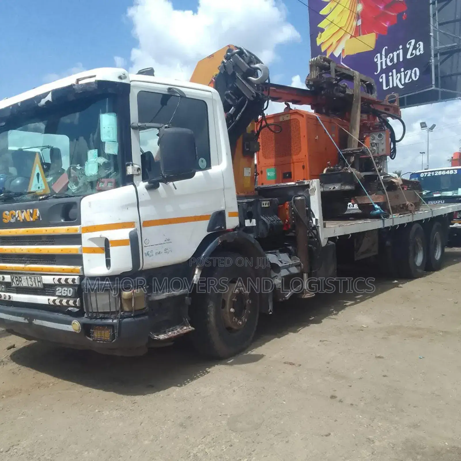 Lorries/Mguu Kumi for Load Delivery Are Available for Transport