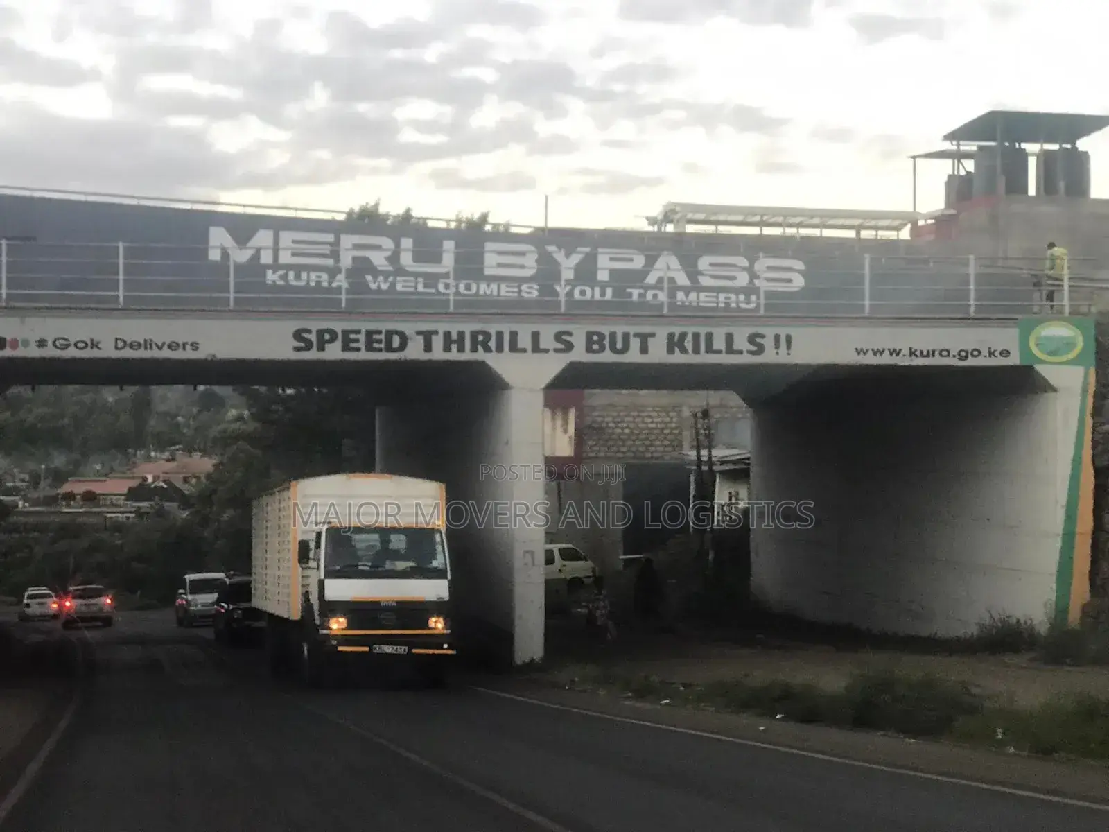 Lorries/Mguu Kumi for Load Delivery Are Available for Transport