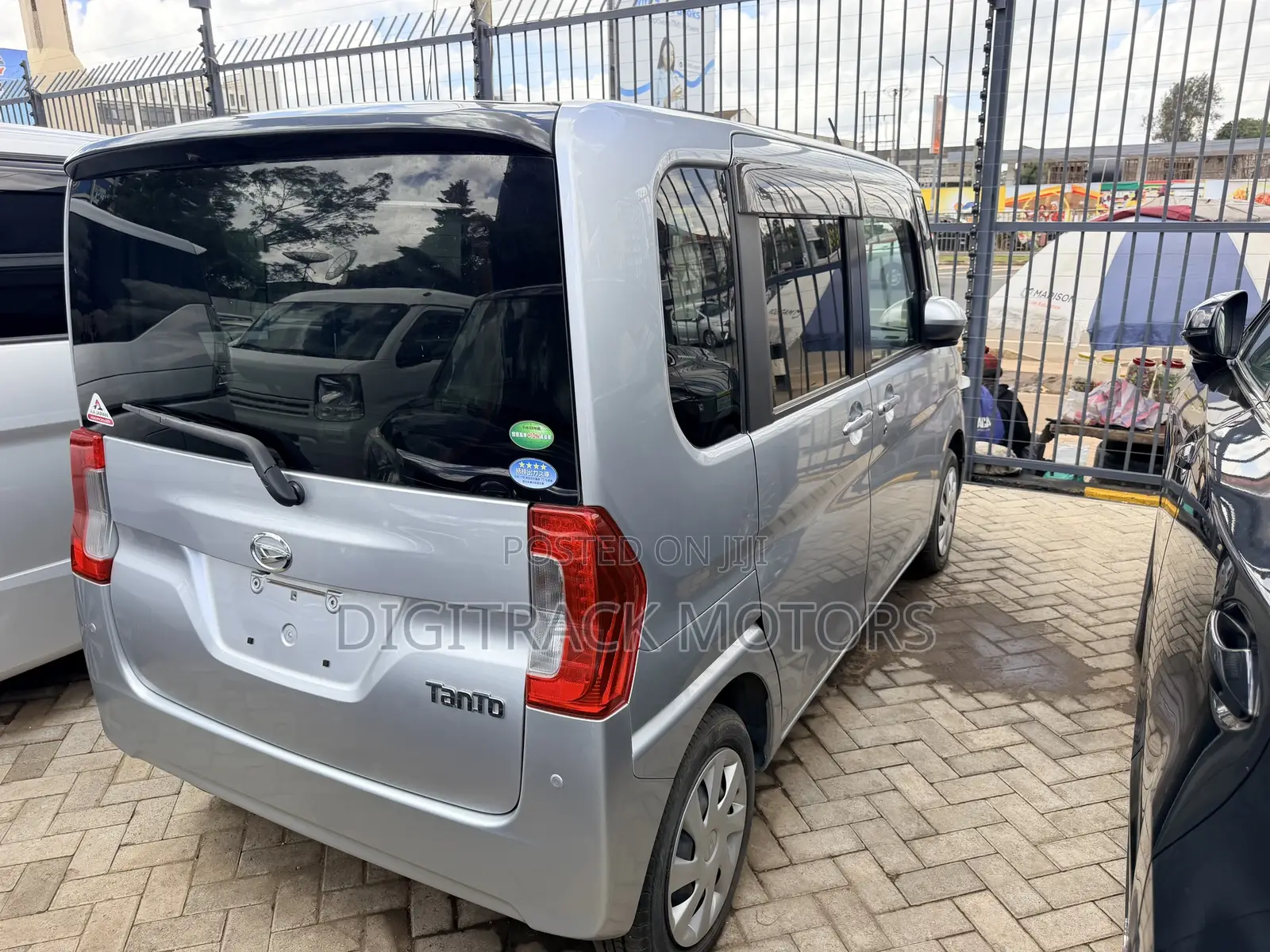 Daihatsu Tanto 2019 Silver